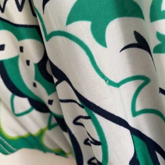 Charlotte Russe empire waist v-neck print top - Picture 6 of 6